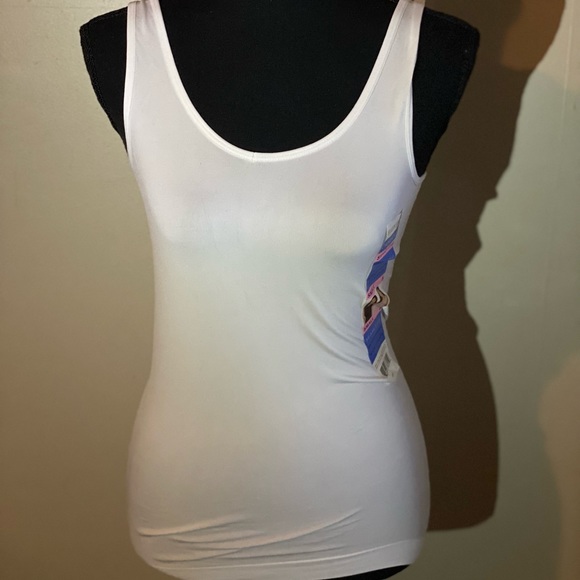 Ellen Tracy’s women’s reversible seamless Cami - Picture 4 of 7